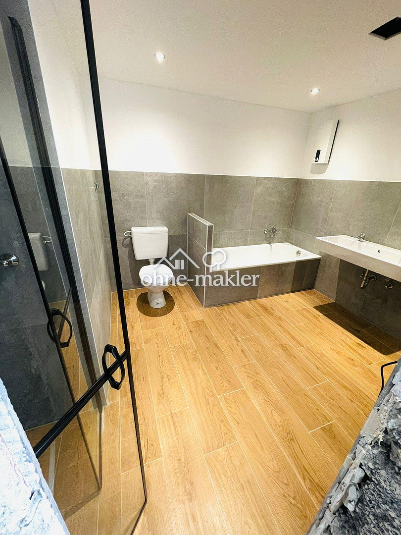 Frisch renoviert, großer Balkon, 42389 Wuppertal (Langerfeld)