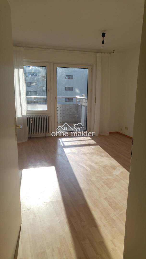 Helle 2-Zimmer-WG-Wohnung mit Südbalkon zentral in Stuttgart, 70180 Stuttgart (Mitte Süd)