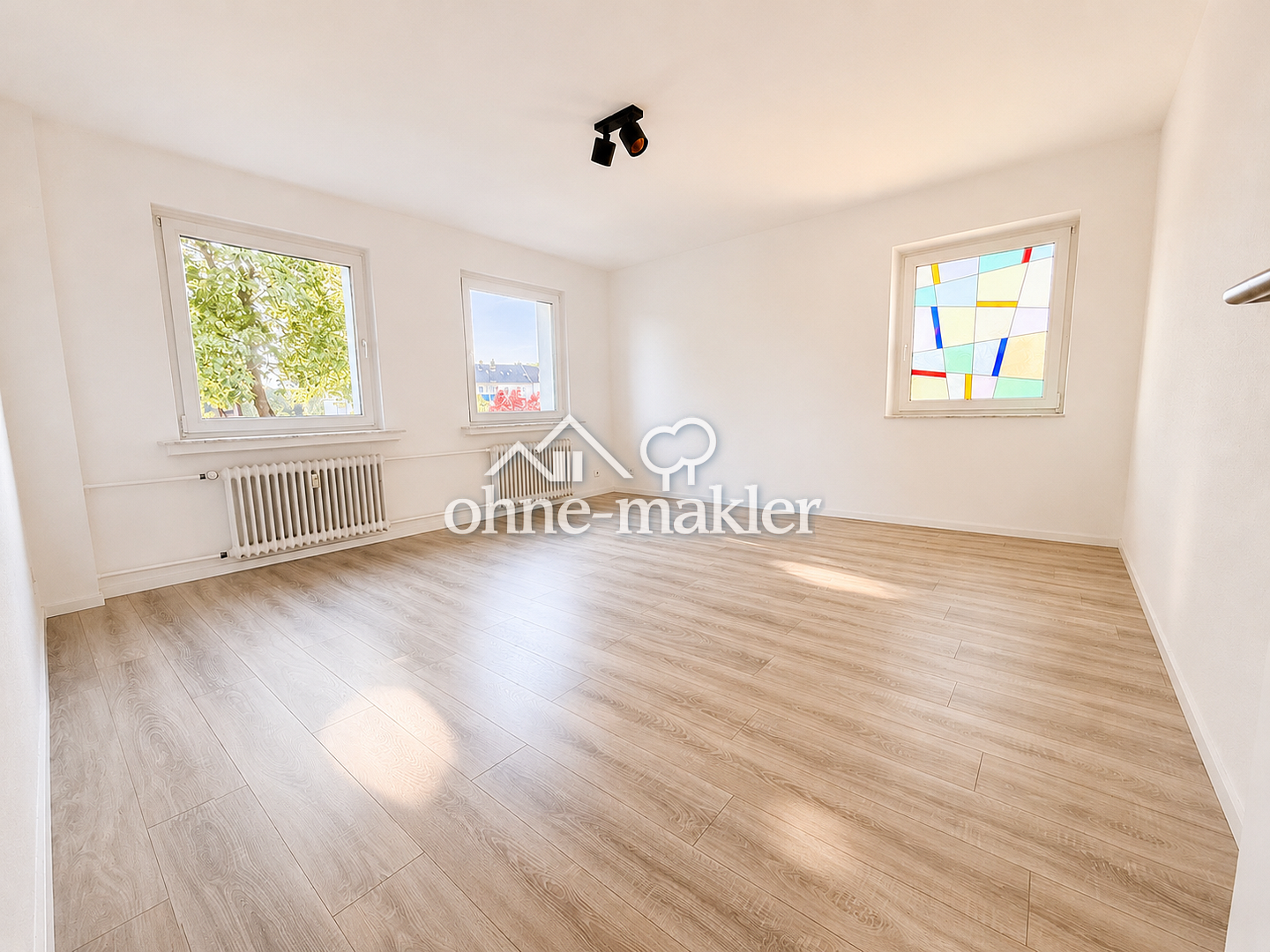 Großer Balkon mit grüner Aussicht in Ruhezone Duisburg, 47169 Duisburg (Aldenrade Fahrn Marxloh Röttgersbach Wehofen)