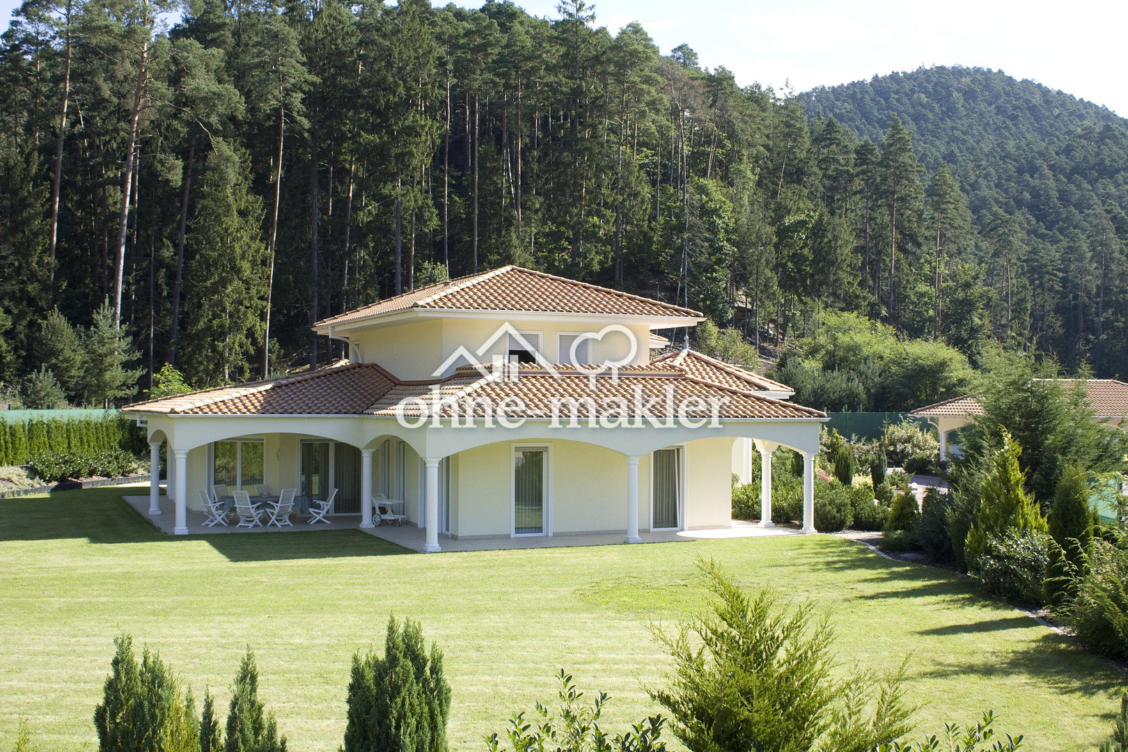 Repräsentative Villa mit Gewerbe- Wohnflächen in Dahn, 66994 Dahn