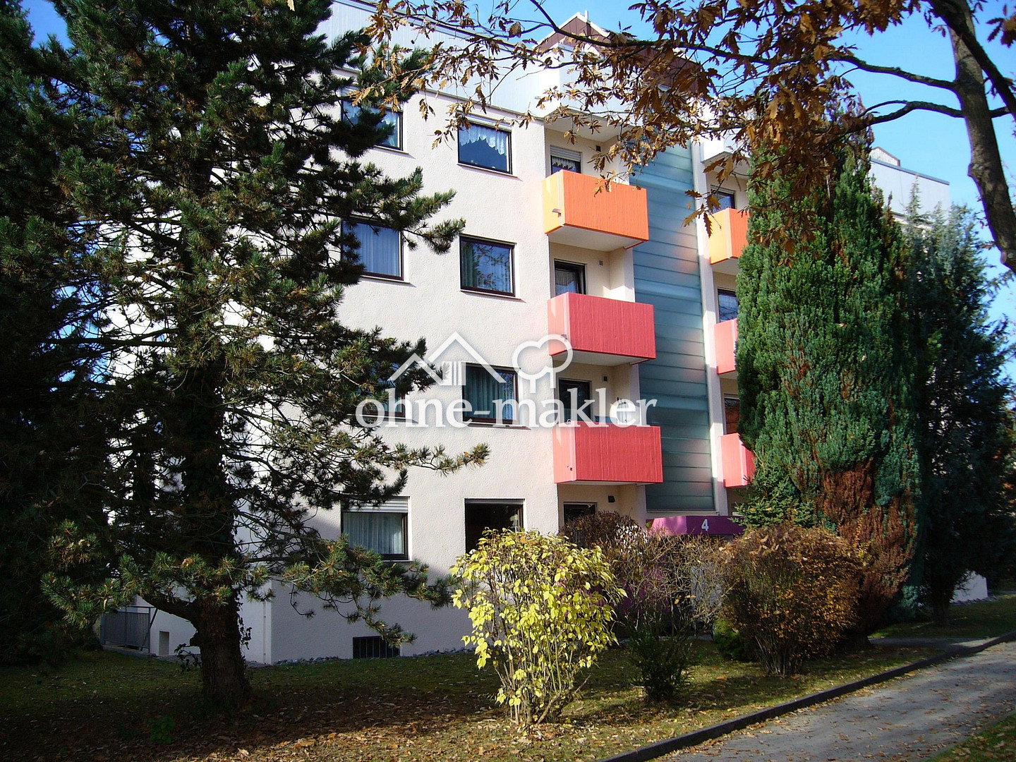 Helle 3,5-Zimmer Wohnung mit 2 Balkonen, 70567 Stuttgart (Möhringen)