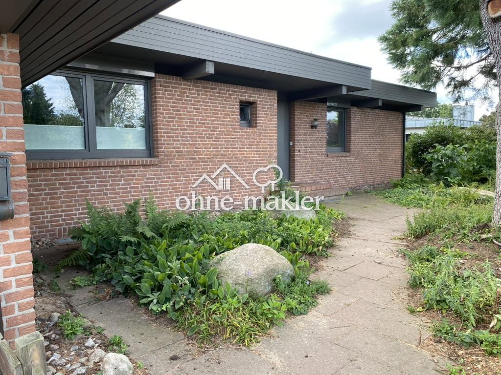 Ruhepur mit Doppelgarage und Garten, 23795 Bad Segeberg
