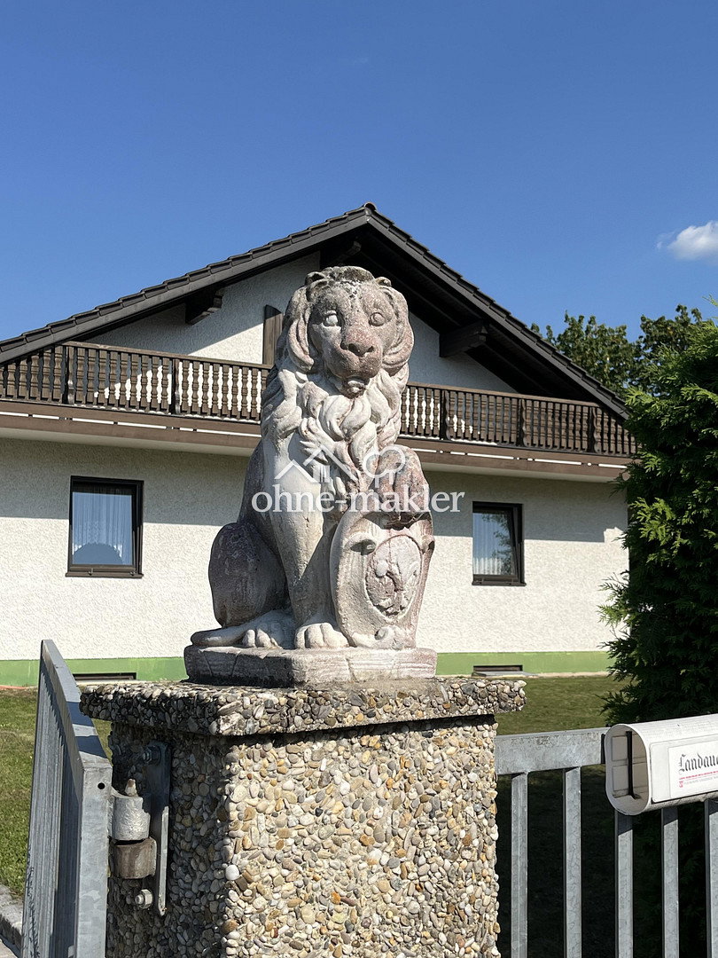 Traumgrundstück mit Dreifachgarage in zentraler Lage, 94428 Eichendorf