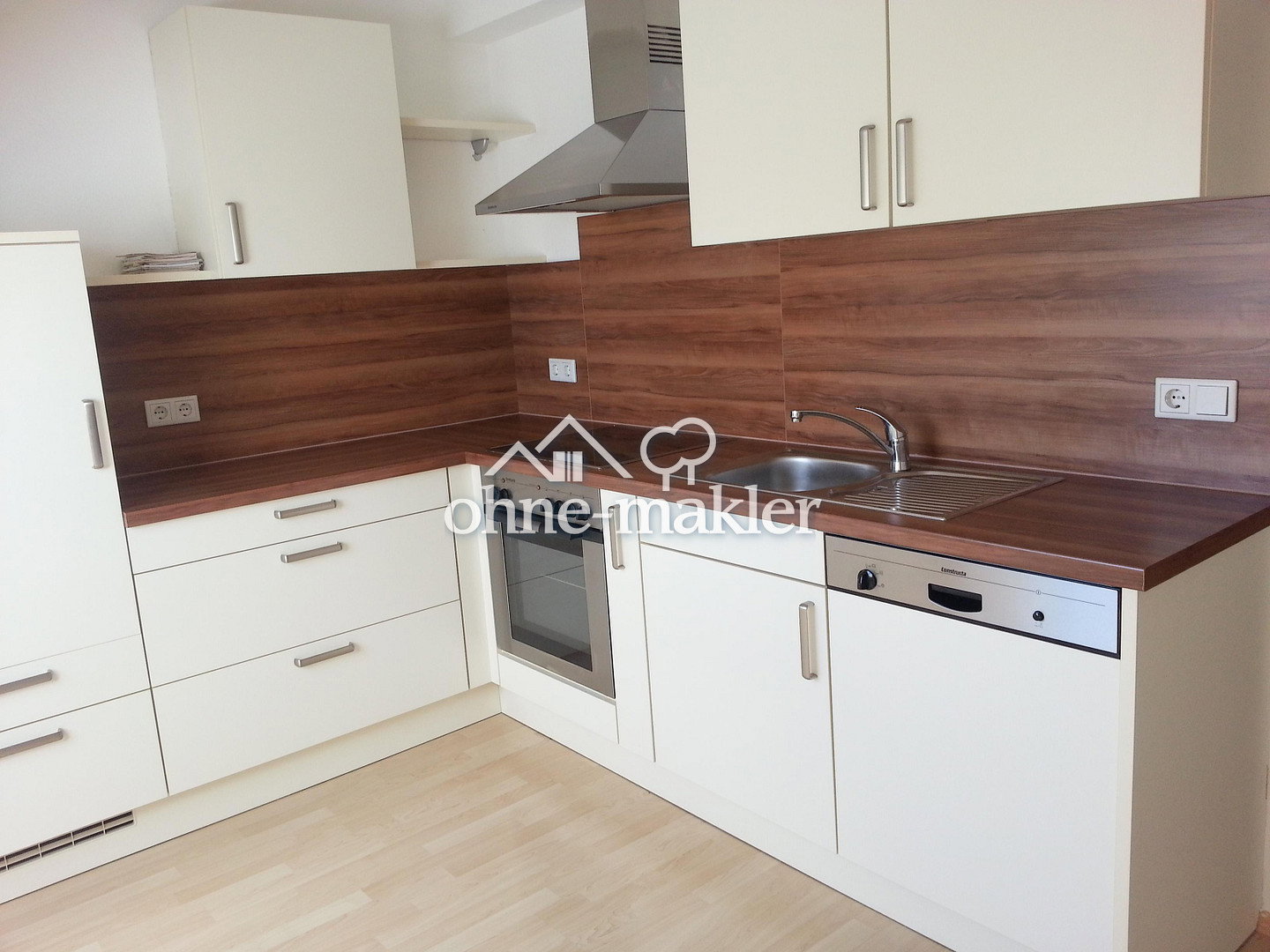 Dachgeschosswohnung in Leinach – sonnig & hell, 97274 Leinach
