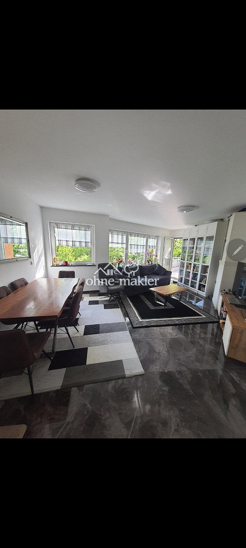 Komplett kernsaniert mit Balkon und Aufzug, 70437 Stuttgart (Freiberg Mönchfeld Rot Zazenhausen Zuffenhausen)
