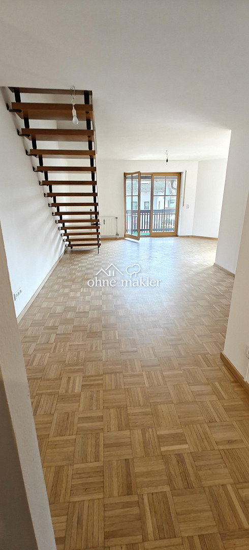 Lichtdurchflutete 4-Zimmer-Maisonette in Moosach, 85665 Moosach
