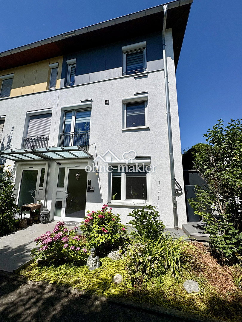 Lichtdurchflutetes modernisiertes Reiheneckhaus in Ruhezone, 71686 Remseck am Neckar