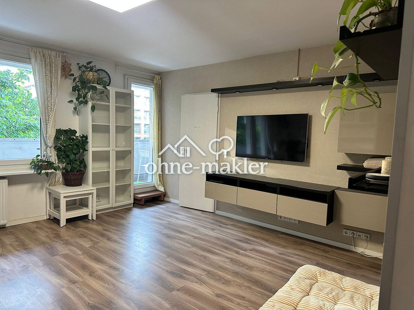 Modern 3-Bedroom Apartment with Balcony - Prime Location Mitte, 10117 Berlin (Mitte)
