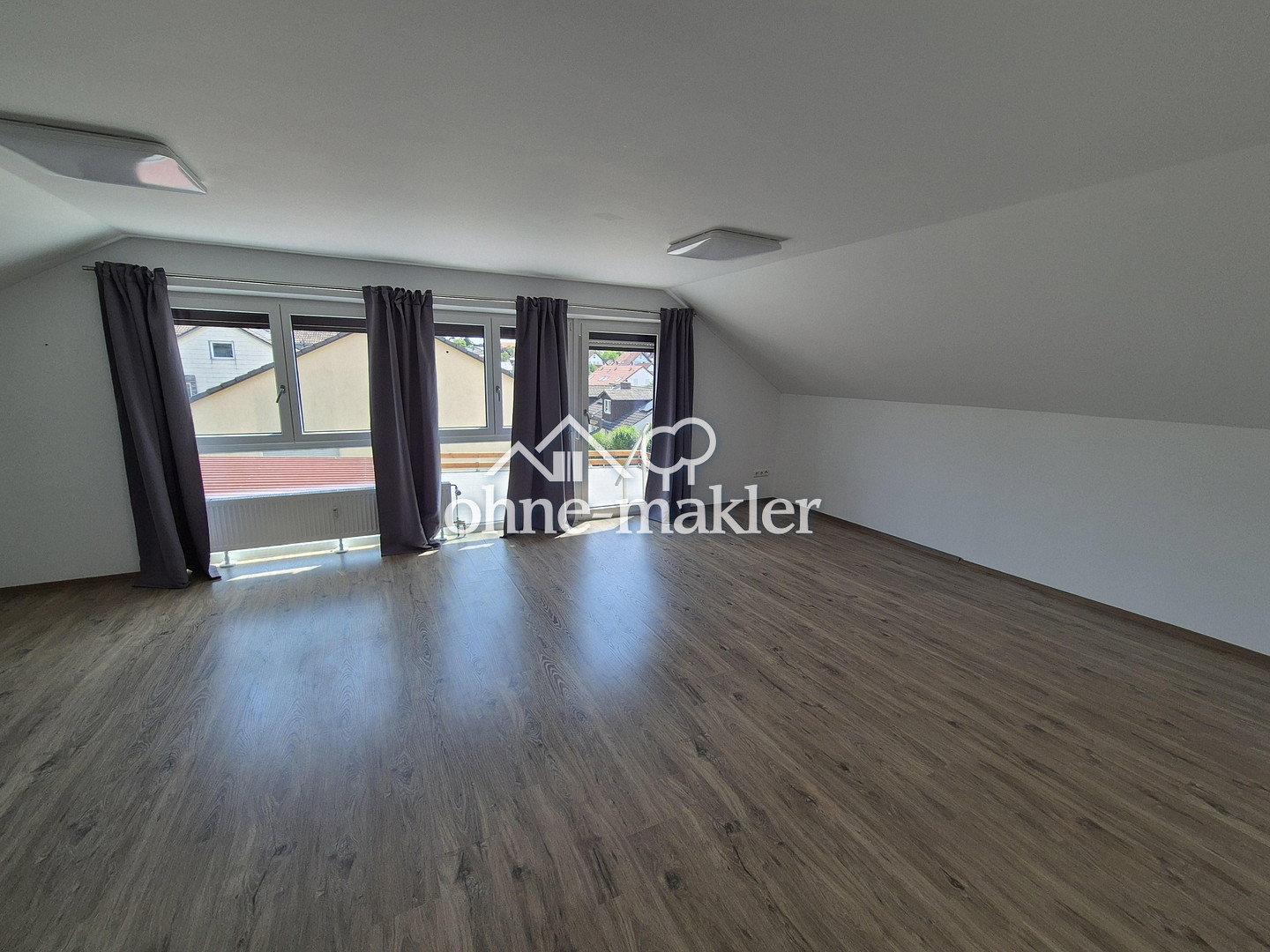 Lichte Dachgeschosswohnung in ruhiger Lage, 85405 Nandlstadt