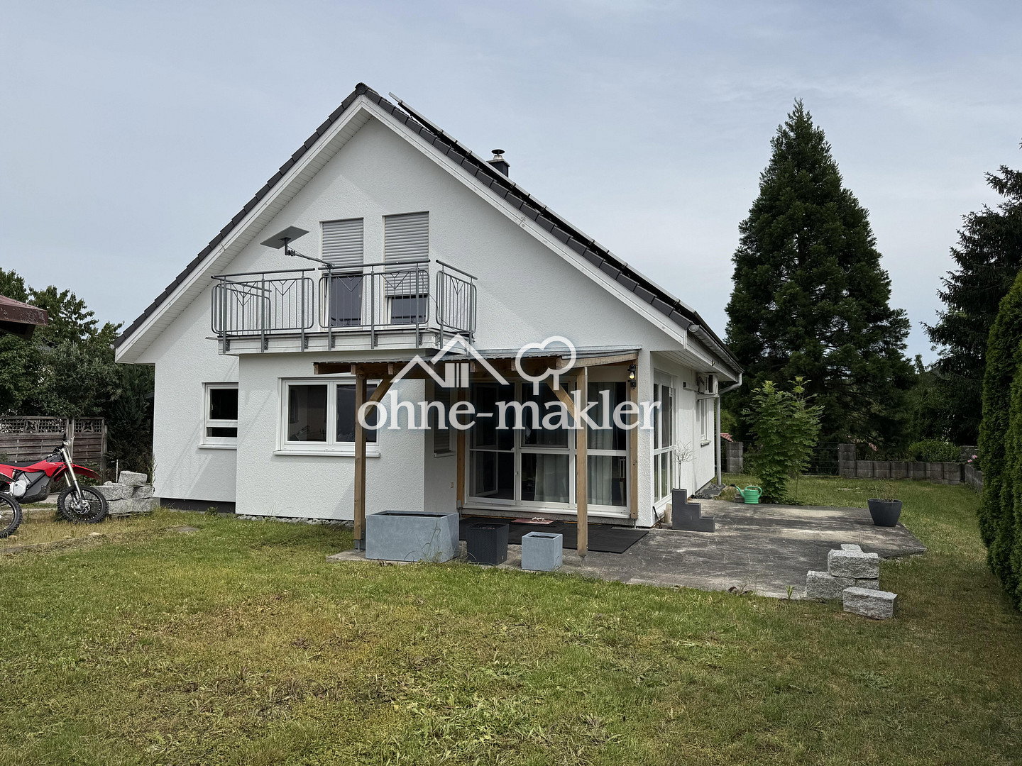 Familienfreundliches Haus mit großem Garten und Garage, 94356 Kirchroth