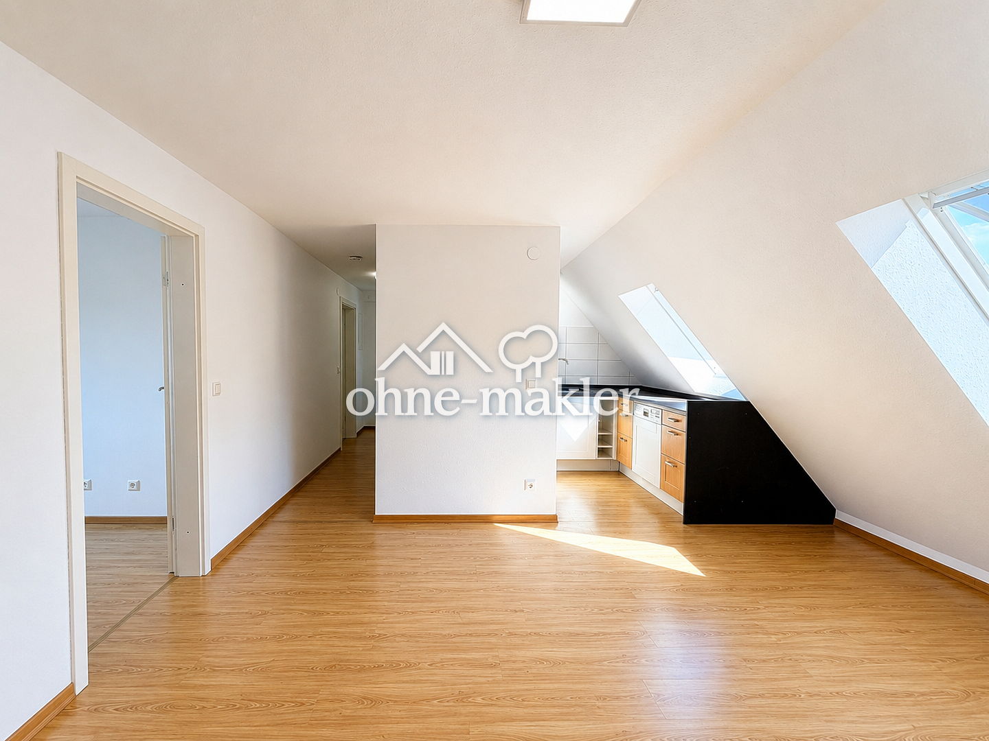 Zentrale Dachgeschosswohnung – sofort zum Verkauf, 71665 Vaihingen an der Enz