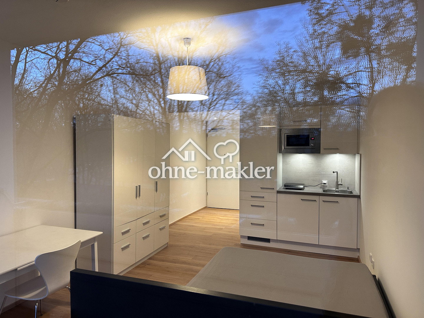 Münchner Süden Helle Wohnung mit Balkon & Balkon, 81476 München (Thalk. Obersendl.-Forsten-Fürstenr.-Solln)
