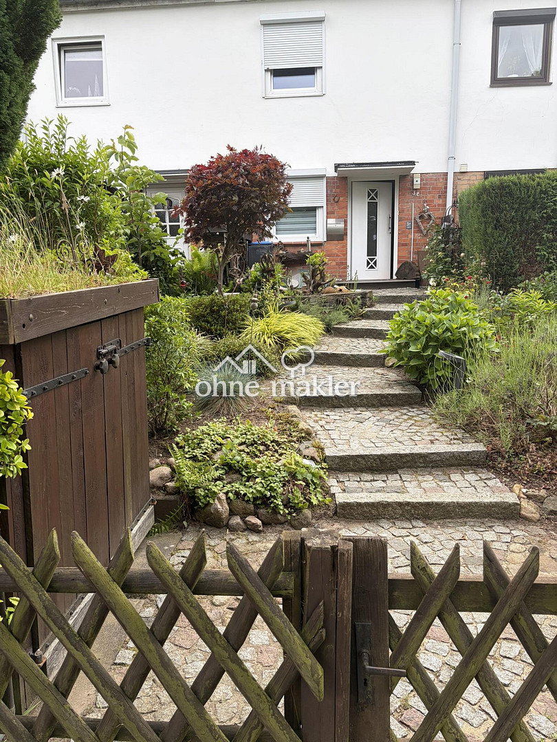 Charmantes Reihenhaus mit Garten und Kamin in Meiendorf, 22145 Hamburg (Wandsbek Farmsen-Berne Rahlstedt)