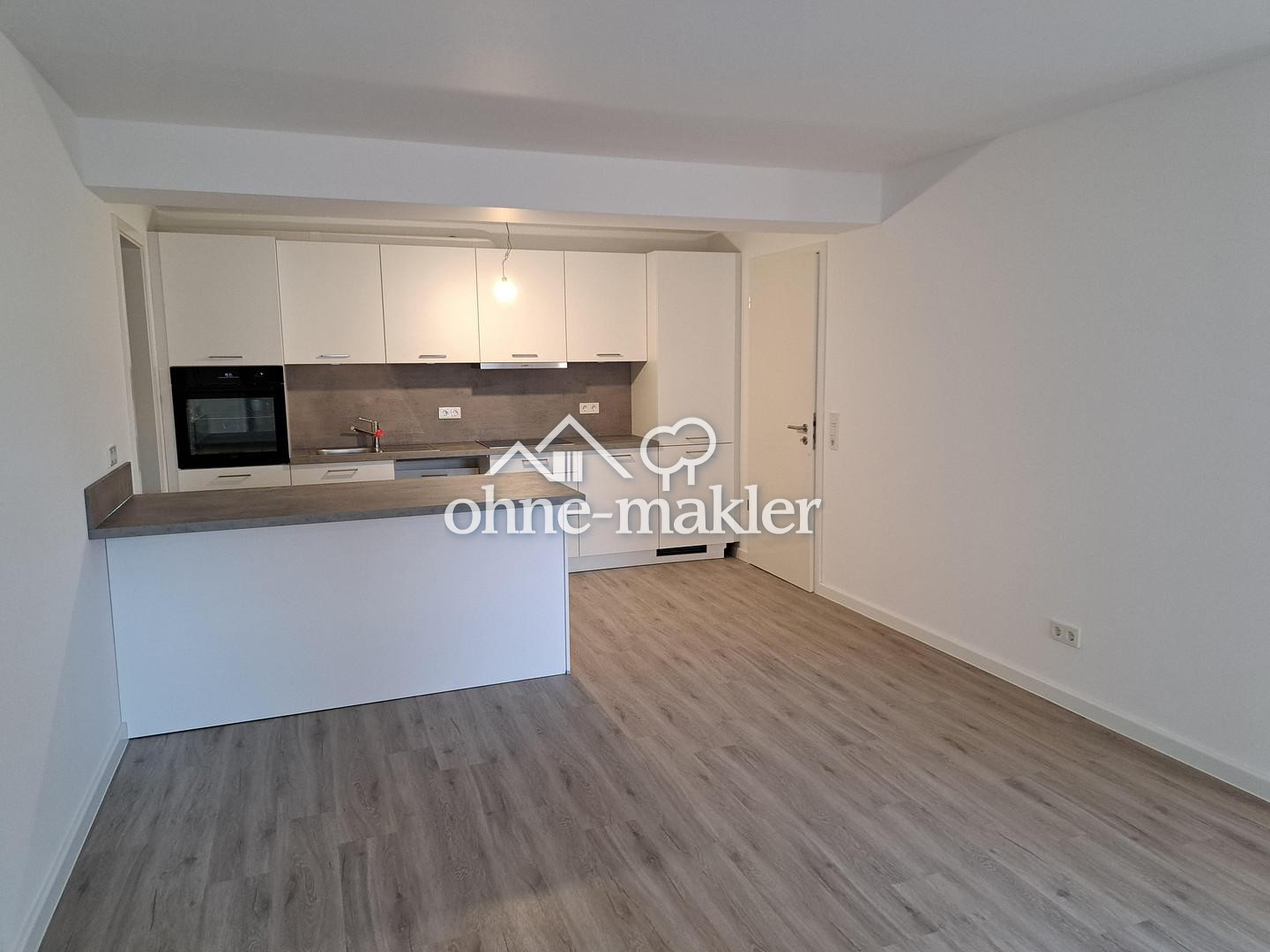 Möblierte neuwertige 2-2,5 Zi. EG-Whg. im Zentrum, 23843 Bad Oldesloe