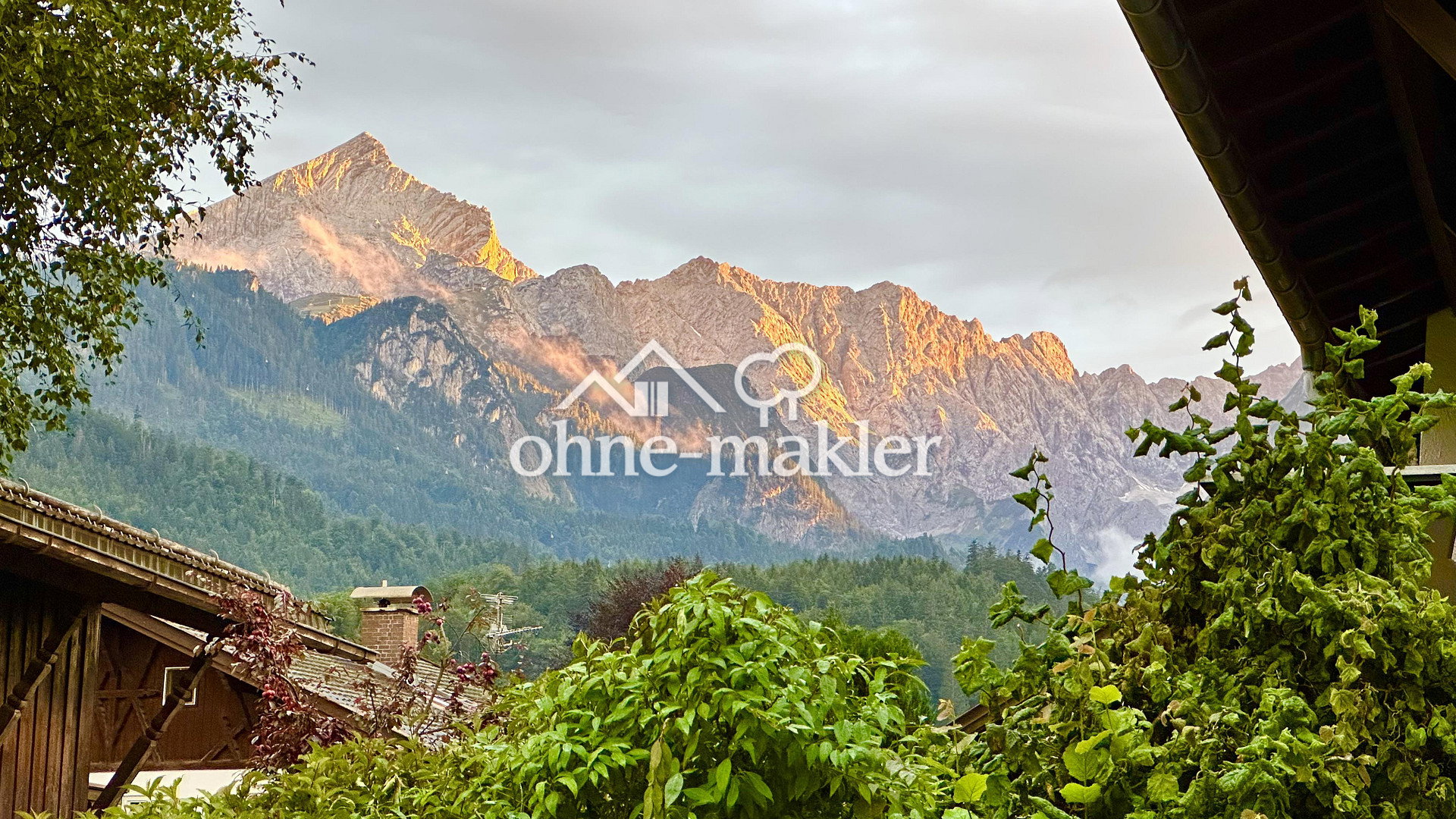 Charmantes Doppelhaus mit Garten und Ausbaupotenzial, 82467 Garmisch-Partenkirchen