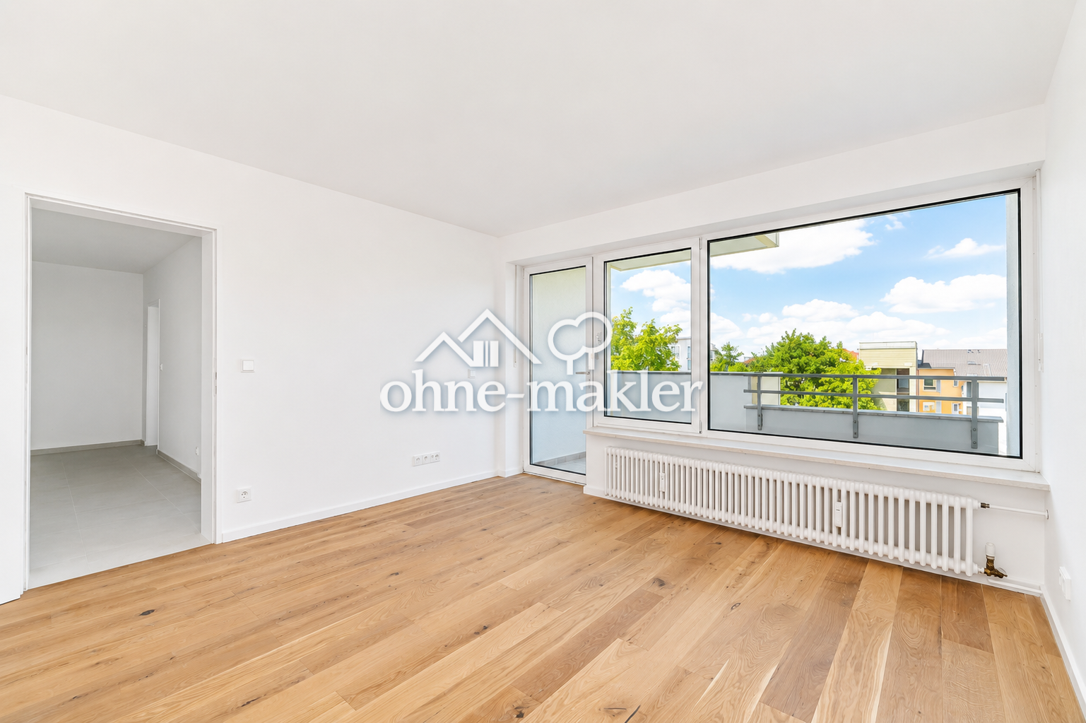 Erstbezug nach Sanierung mit Balkon in zentraler Lage, 82110 Germering