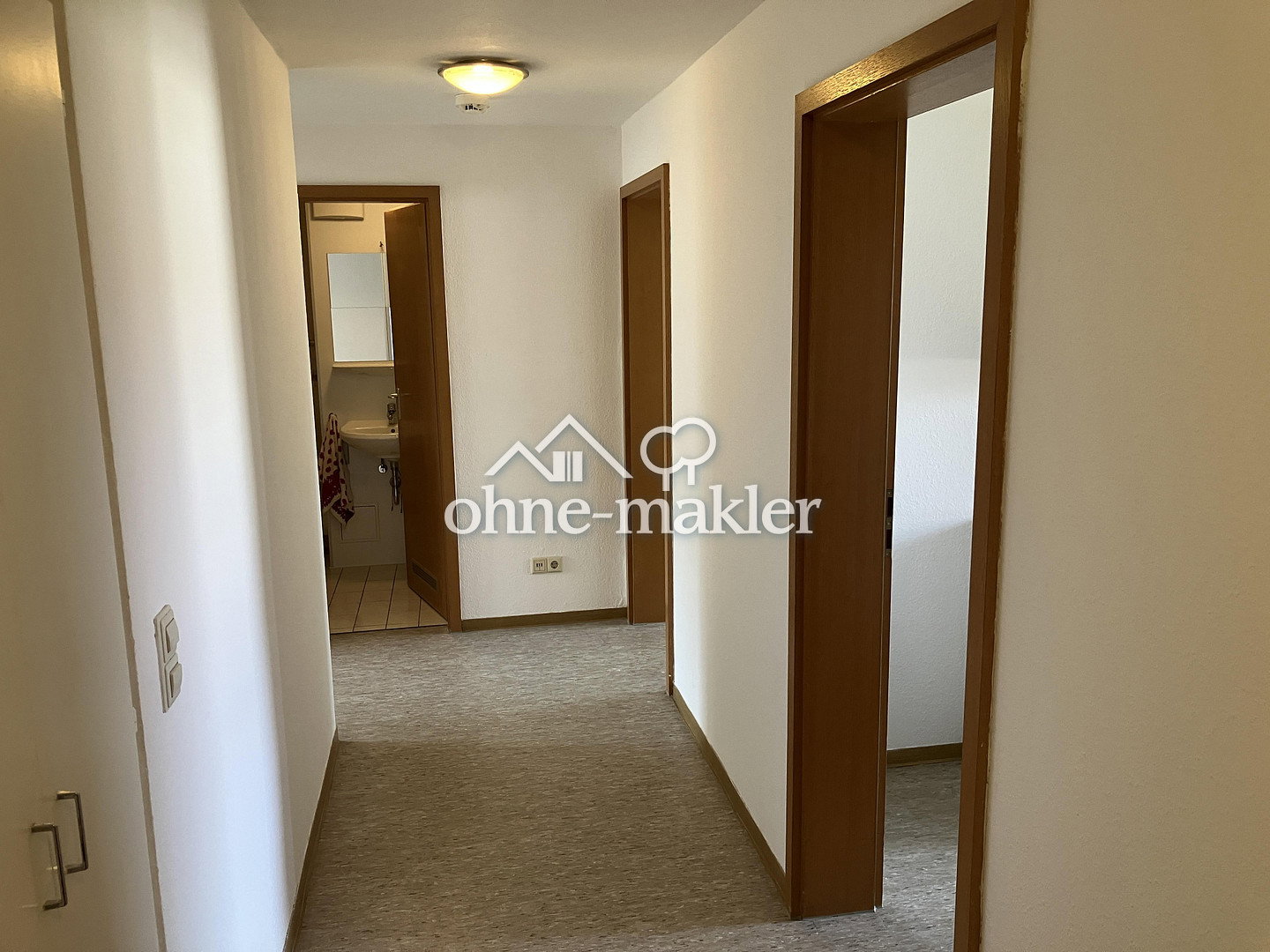 Zentrale Lage mit Balkon und Tiefgarage, 76133 Karlsruhe