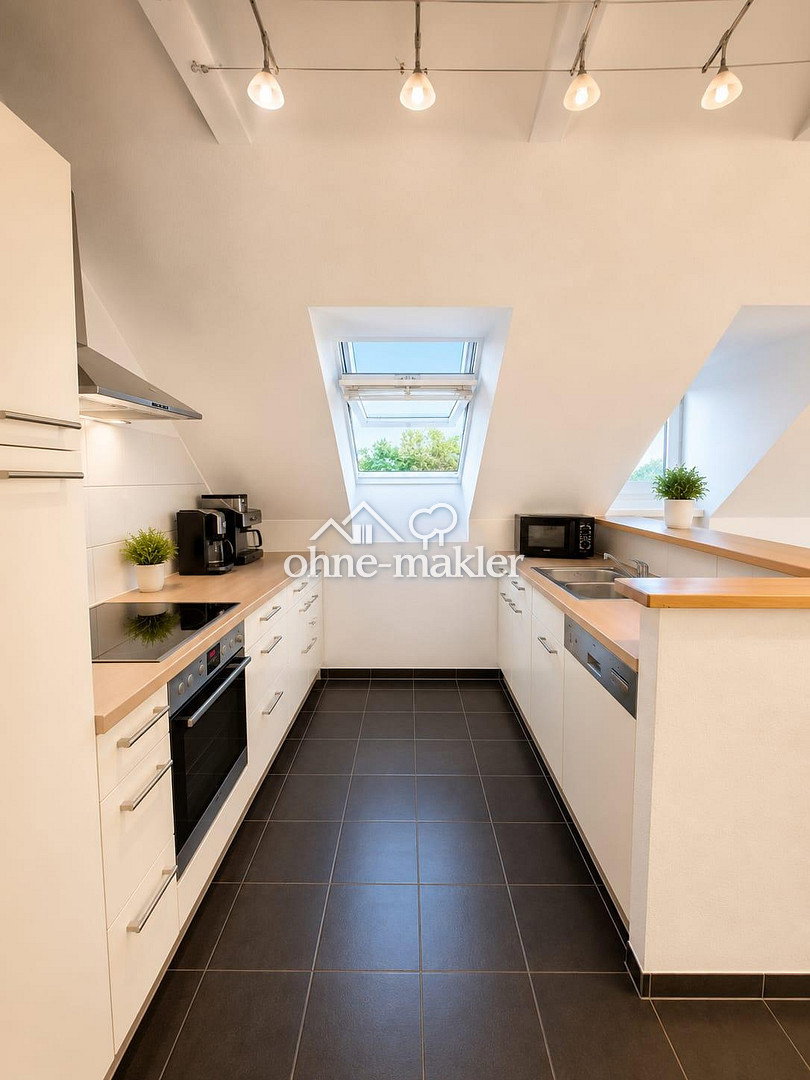 Lichte Dachgeschosswohnung mit großem Wohnbereich, 35394 Gießen