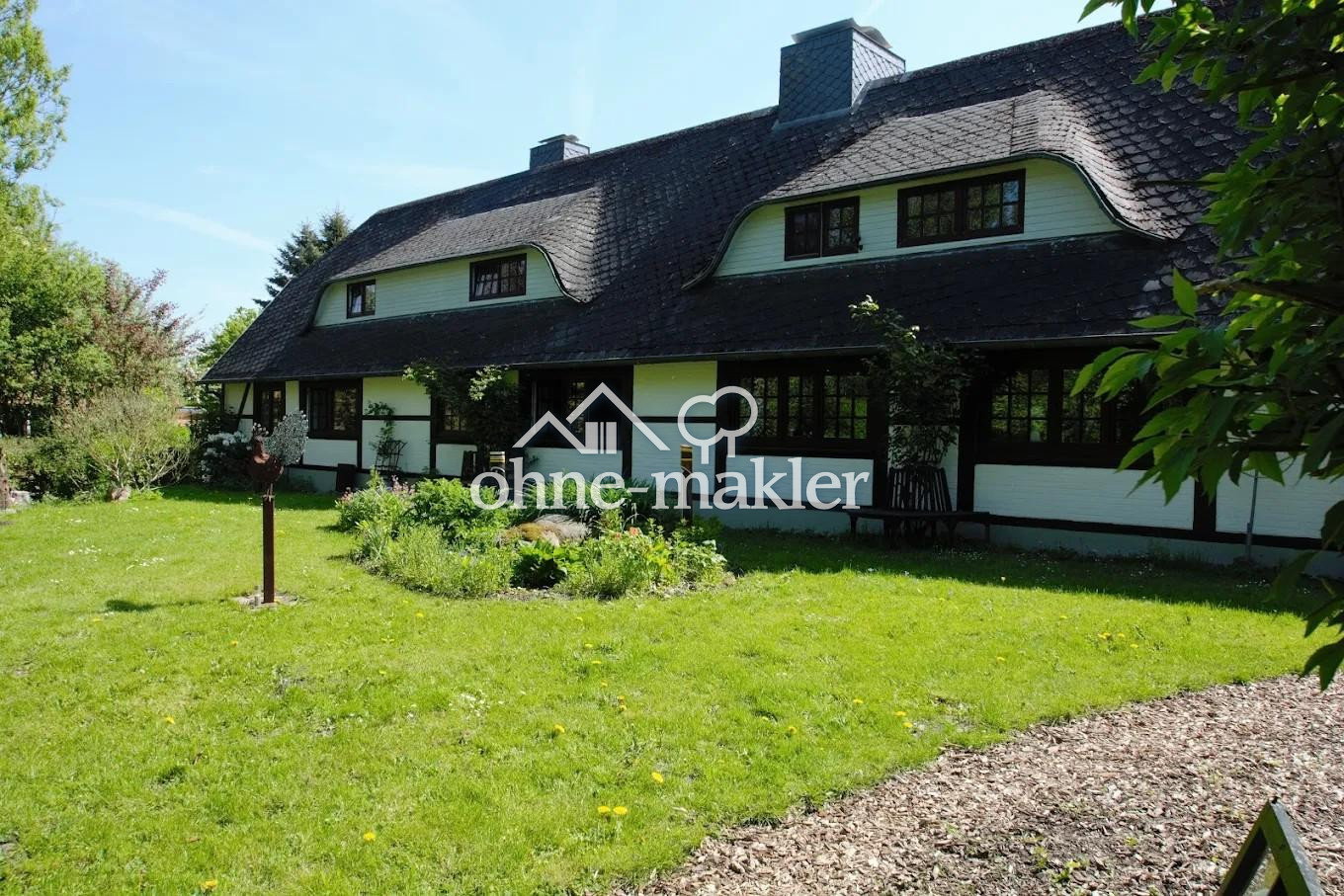 Idyllisches Landhaus mit Galerie direkt am Schloßteich, 24398 Brodersby