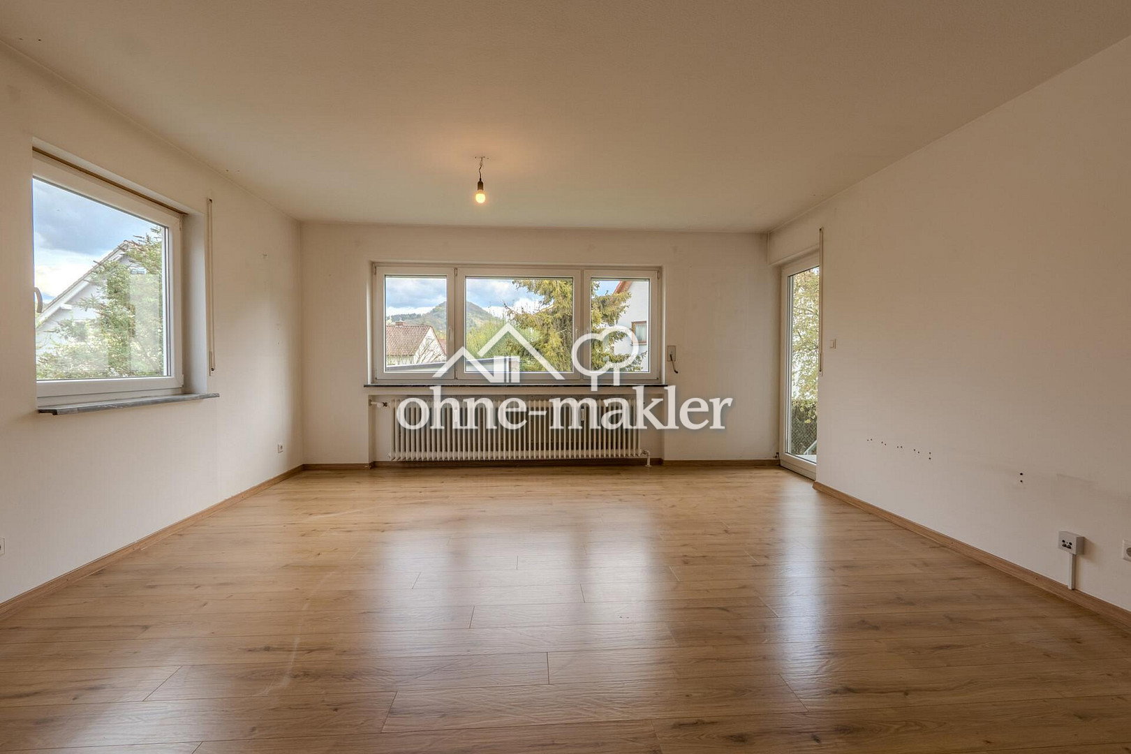 Großzügige Hochparterre-Wohnung mit Garten in Reutlingen, 72766 Reutlingen