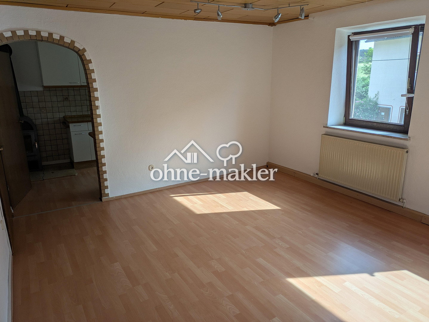 Ruhige 4-Zimmer-Wohnung mit Balkon & Garten, 91459 Markt Erlbach