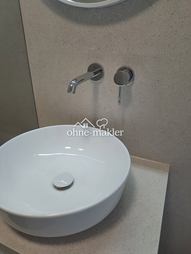 Luxus-Apartment mit traumhaften Ausblicken, 80993 München (Moosach)
