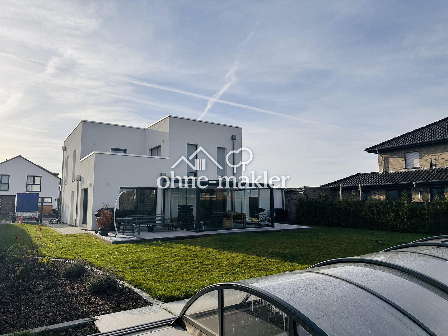 Moderne Stadtvilla mit Pool in ruhiger Lage, 31246 Ilsede
