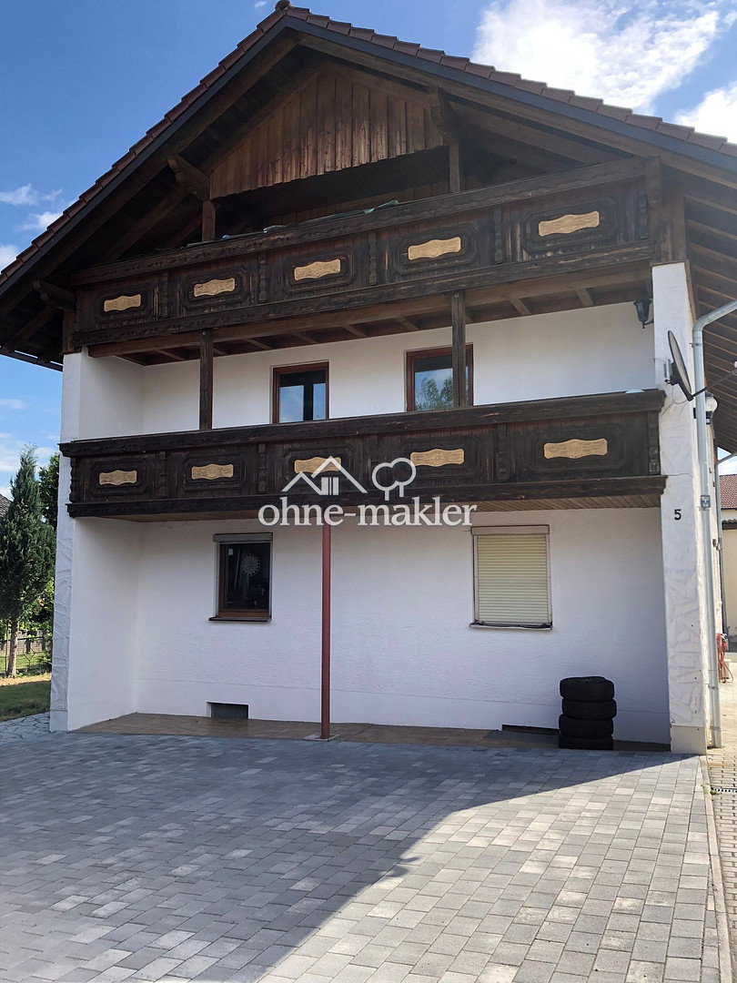Großzügige Zweifamilienhaus-Wohnfläche am See, 93426 Roding