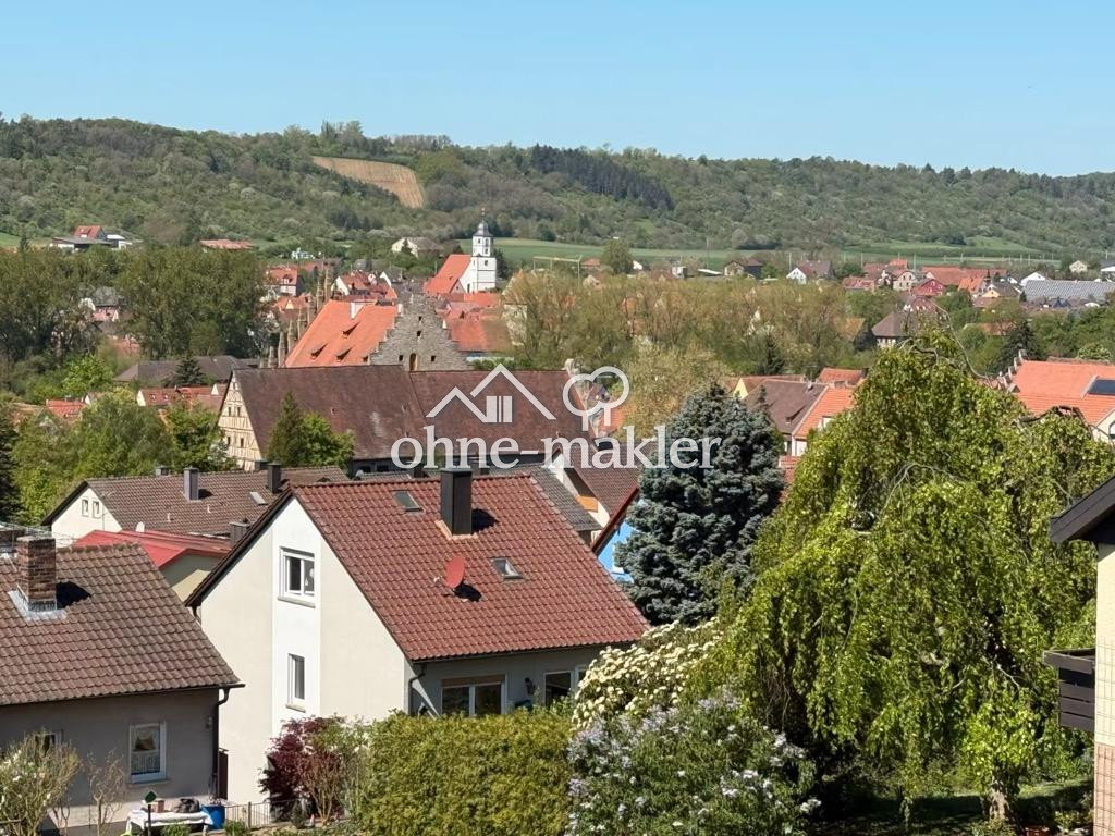 Stilvolles Einfamilienhaus mit Pool und Weinberglage, 97286 Sommerhausen