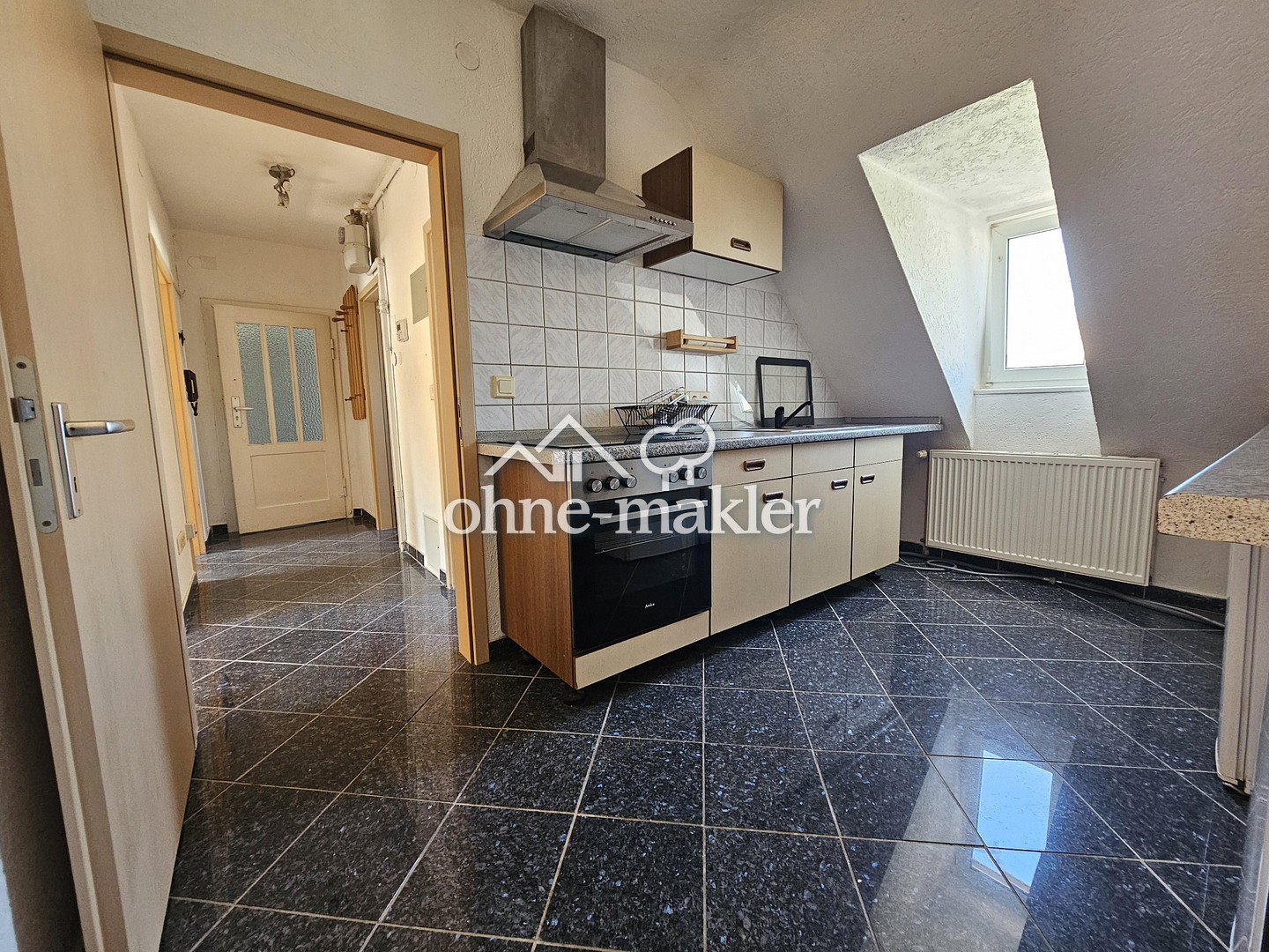 Bad Cannstatt Helle DG-Wohnung mit Top-Anbindung, 70372 Stuttgart (Bad Cannstatt)