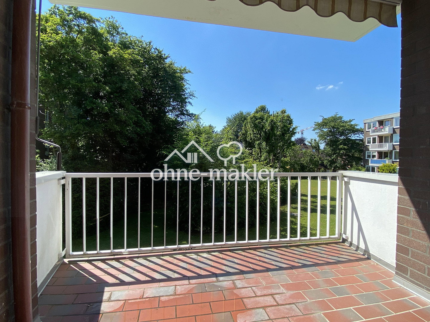 Lichtdurchflutete Wohnung mit großem Balkon und TG-Stellplatz, 22589 Hamburg (Altona Blankenese Iserbrook Osdorf Sülldorf)