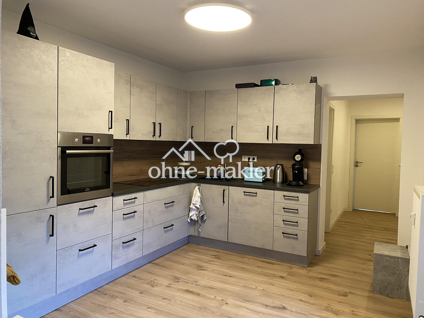 Zentral gelegene 3-Zimmer-Wohnung mit Balkon und Einbauküche, 92224 Amberg