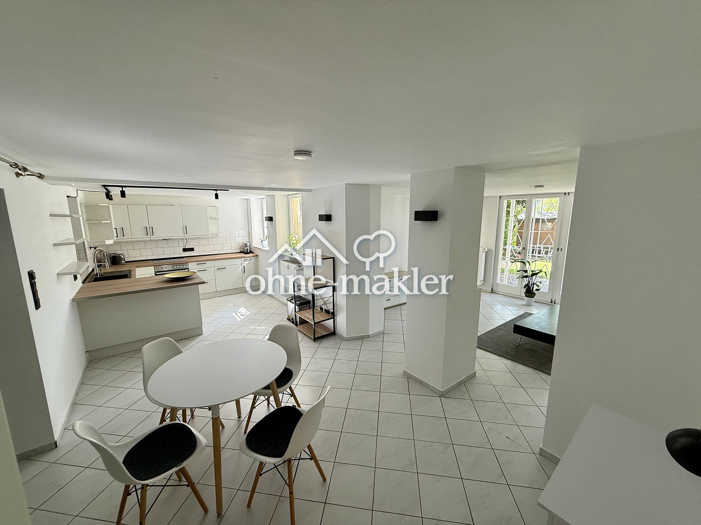 Helle Wohnung mit Whirlpool eigenem Parkplatz, 63796 Kahl a. Main (Kahl)