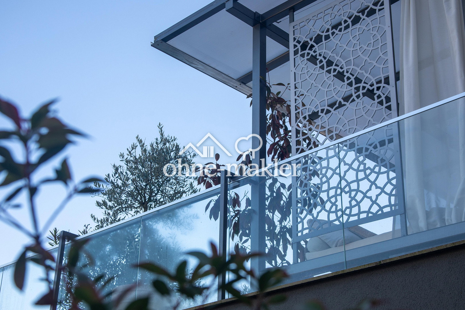 Traumhaus in Stuttgart mit Blick ins Neckartal, 70329 Stuttgart (Hedelfingen Obertürkheim Rohracker Uhlbach)