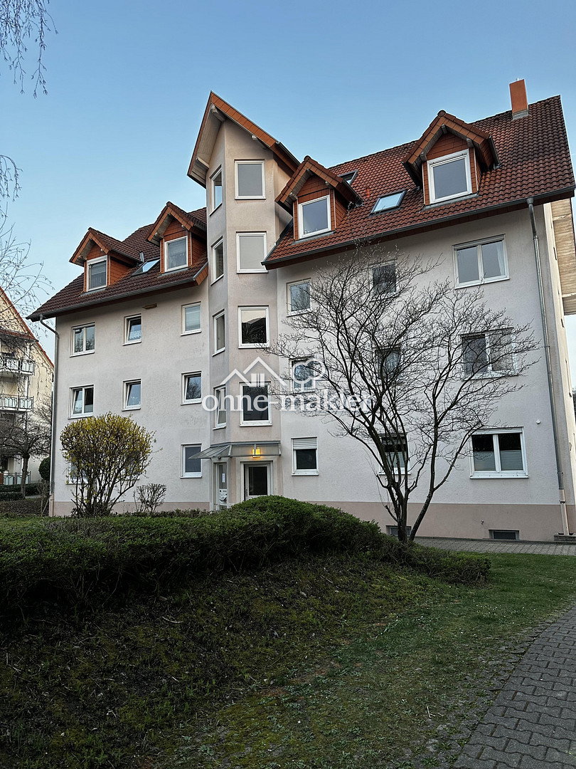 Dachgeschoss-Wohnung mit zwei Eingängen in Denzlingen, 79211 Denzlingen