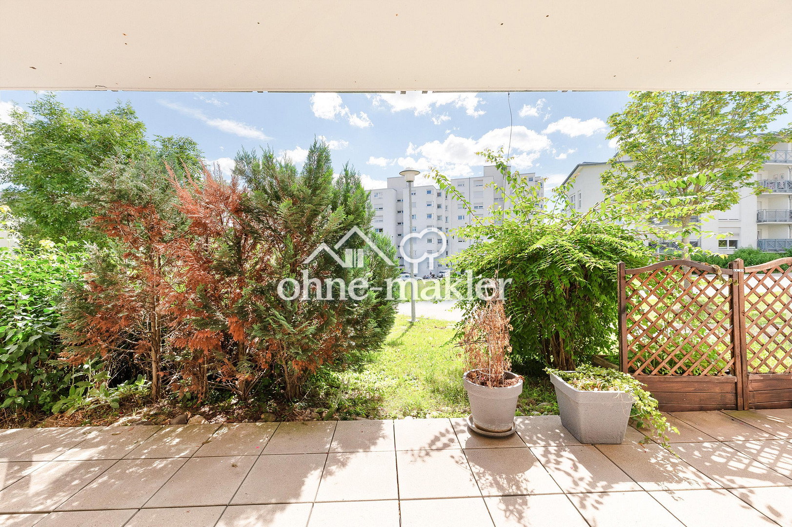 Sonnige 2-Etagen-Wohnung mit Terrasse in Eltingen, 71229 Leonberg