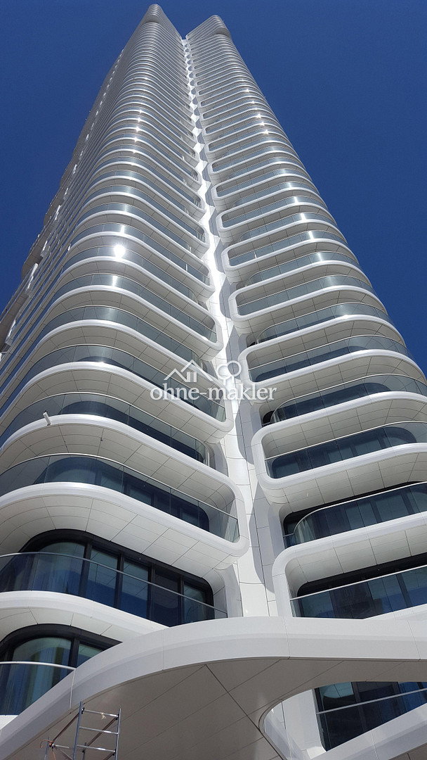 2-Zimmer-Wohnung mit Balkon Einbauküche im Grandtower, 60327 Frankfurt am Main (Gallus Gutleutviertel Westend-Süd)