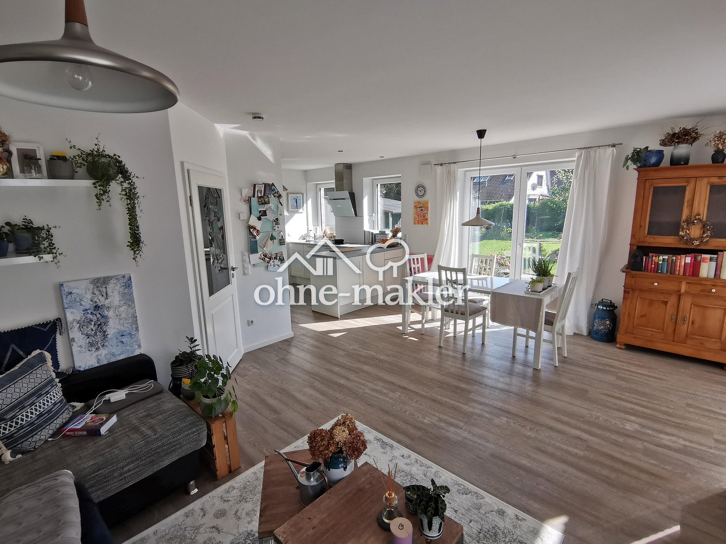 Lichtdurchflutete DHH mit Terrasse im Grünen, 25436 Tornesch