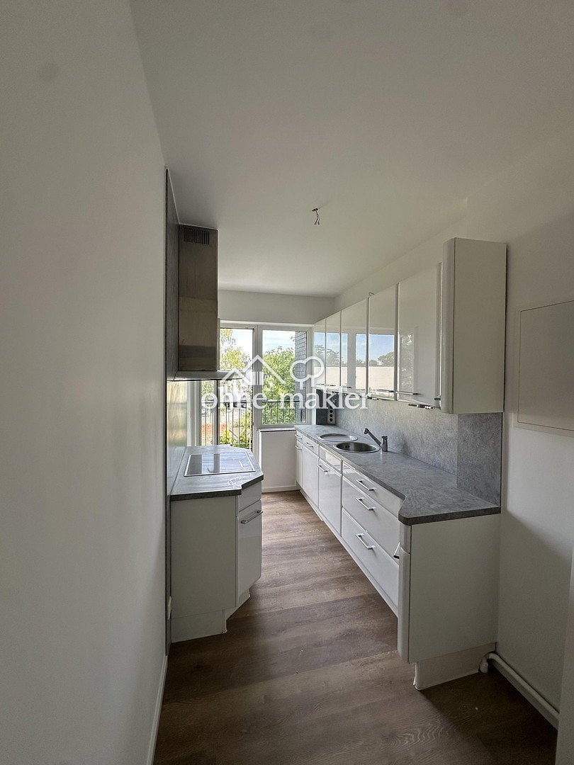 Helle 2-Zi. Wohnung mit Balkon - Erstbezug nach Sanierung, 41460 Neuss