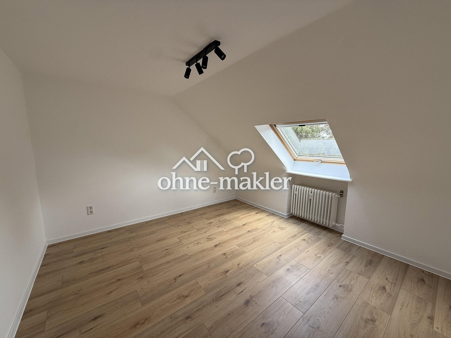Helle Dachgeschosswohnung in Bayreuth – Balkon, 95447 Bayreuth (Altstadt Birken Glocke Meyernberg Saas)