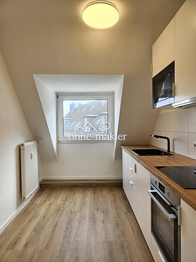 Frisch gesanierte Dachgeschosswohnung mit Küchenrenovierung, 45141 Essen (Frillendorf Nordviertel Stoppenberg)