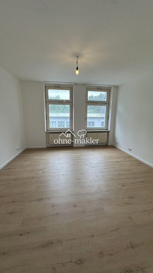 Frisch sanierte 4-Zimmer-Wohnung in Wuppertal, 42289 Wuppertal (Barmen Langerfeld)