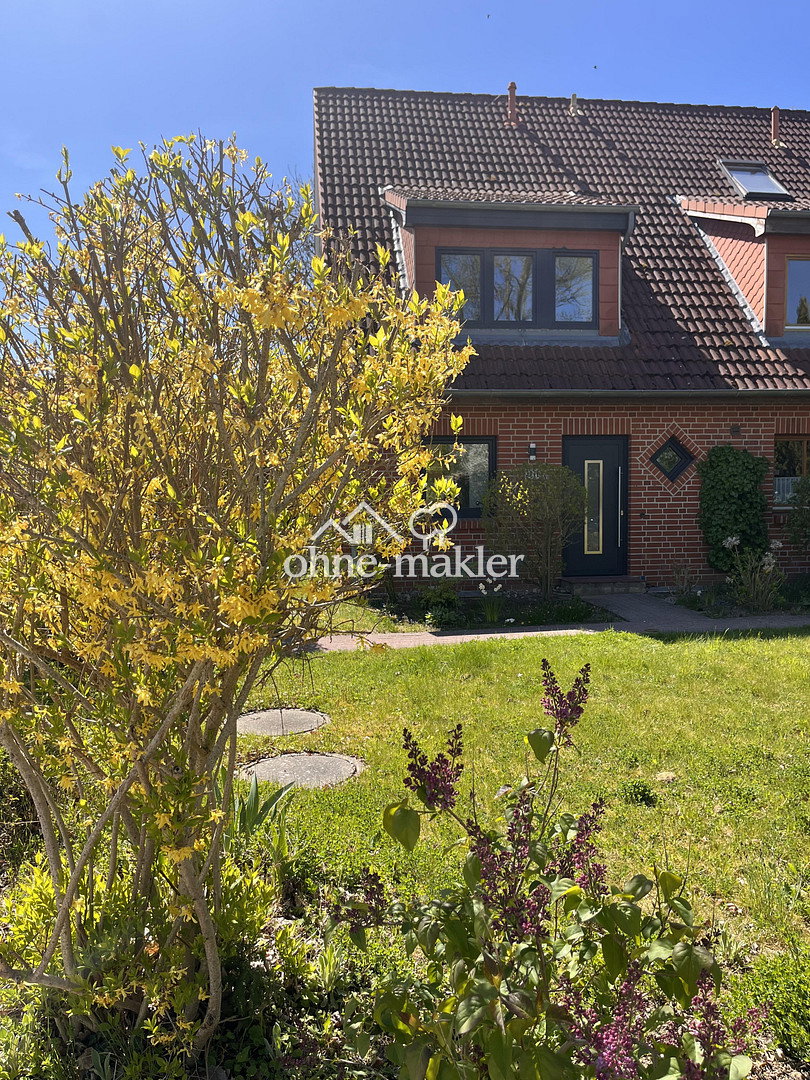 Idyllische Lage am Küstenrand – Voll unterkellert, 23858 Reinfeld (Holstein)