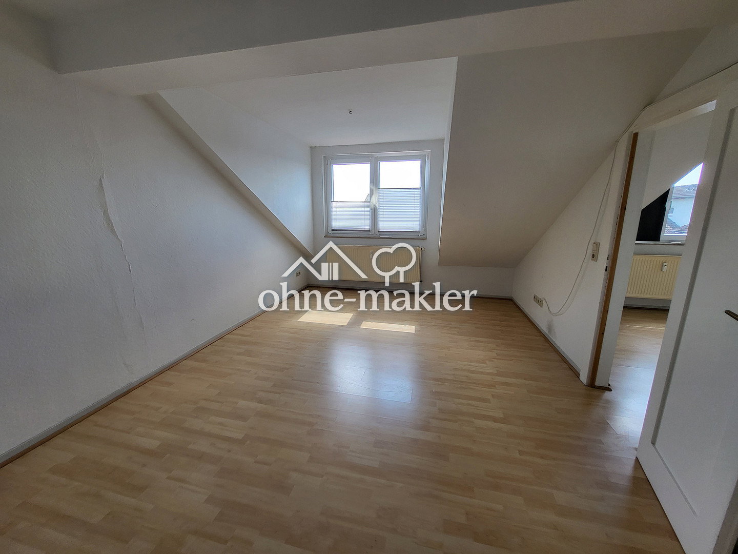 Ruhige DG-Wohnung in Göttingen – Ihr neues Zuhause, 37083 Göttingen