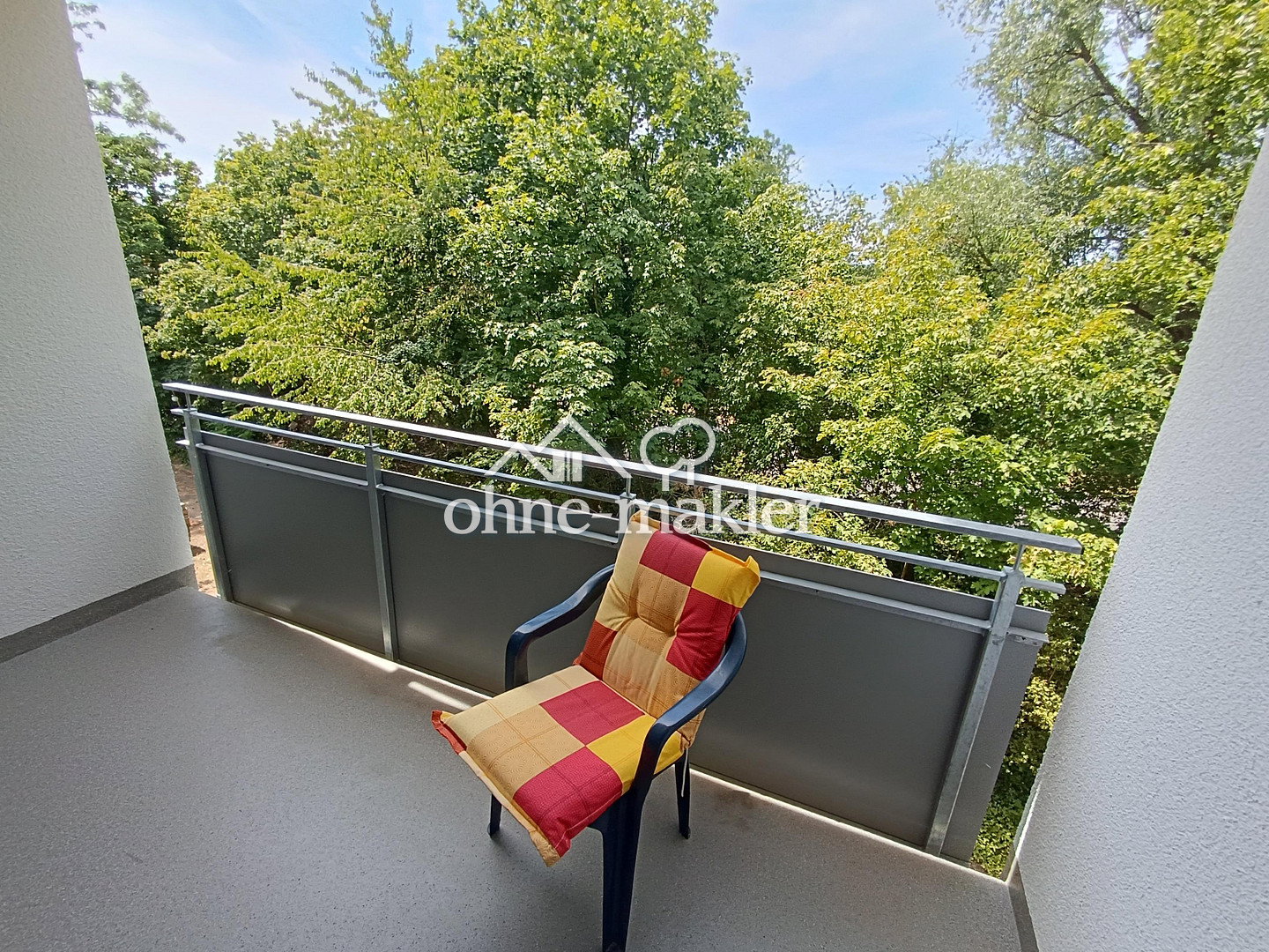 Balkon und Stellplatz - Zentral gelegen in Linkenheim-Hochstetten, 76351 Linkenheim-Hochstetten