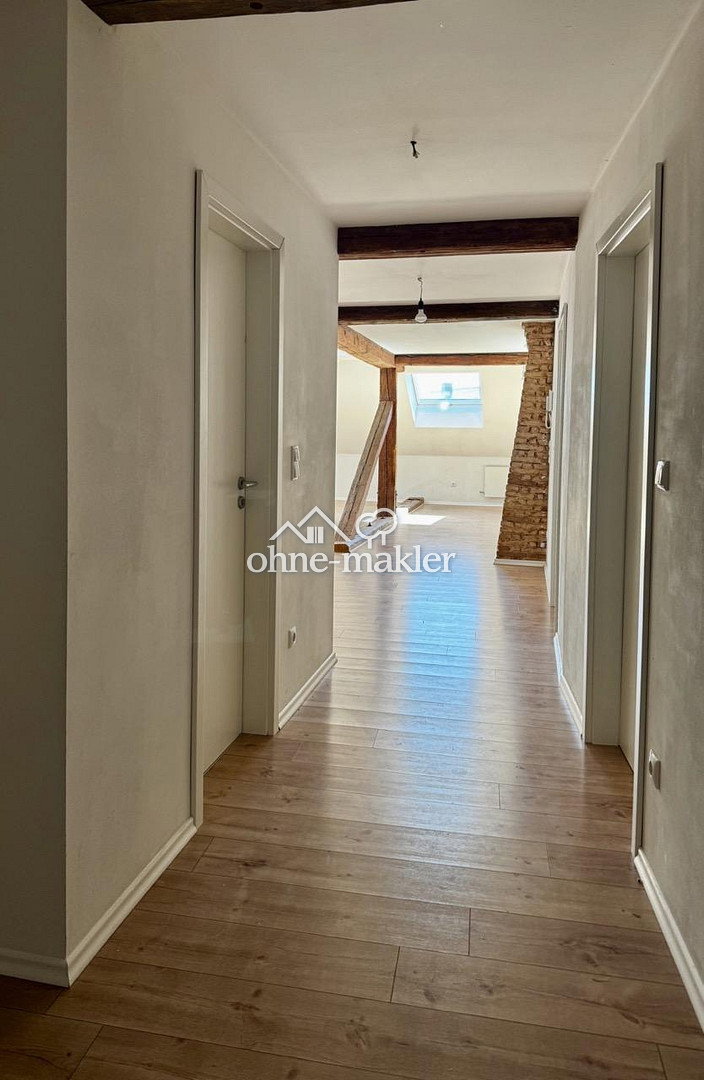 Dachgeschosswohnung in Hemau – Helle, gemütliche Atmosphäre, 93155 Hemau