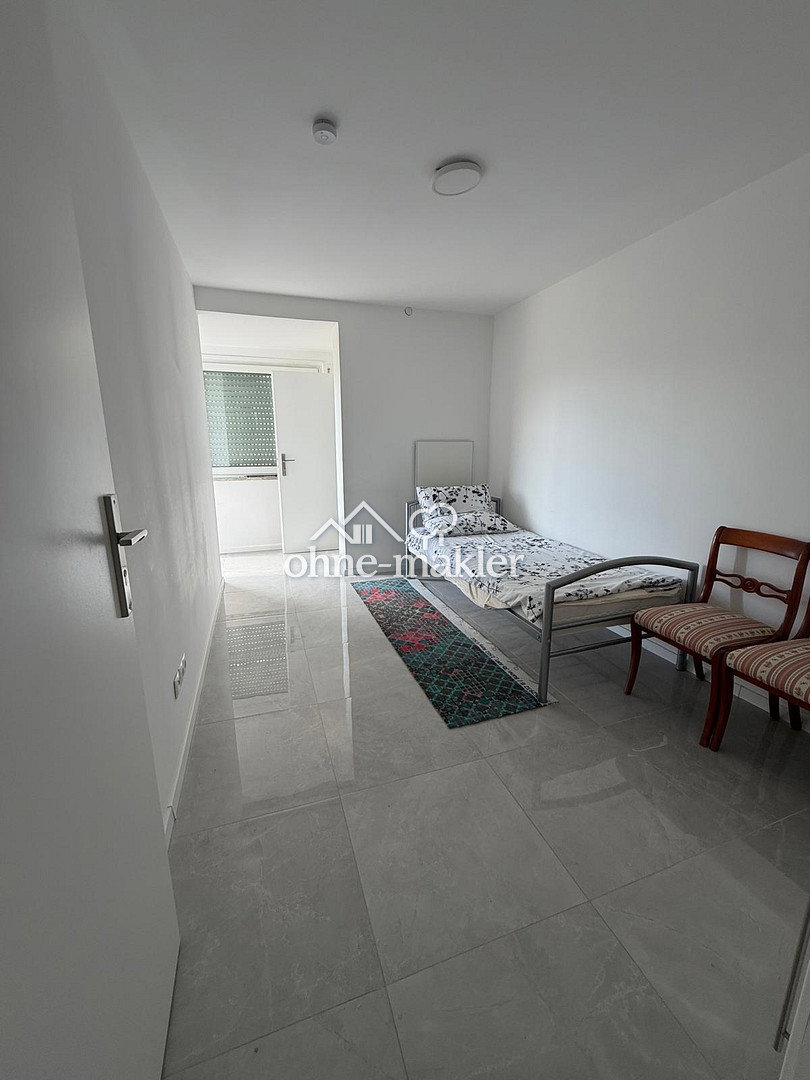 Möblierte WG-Zimmer mit Balkon in Oppau, 67069 Ludwigshafen am Rhein (Edigheim Oppau Pfingstweide)