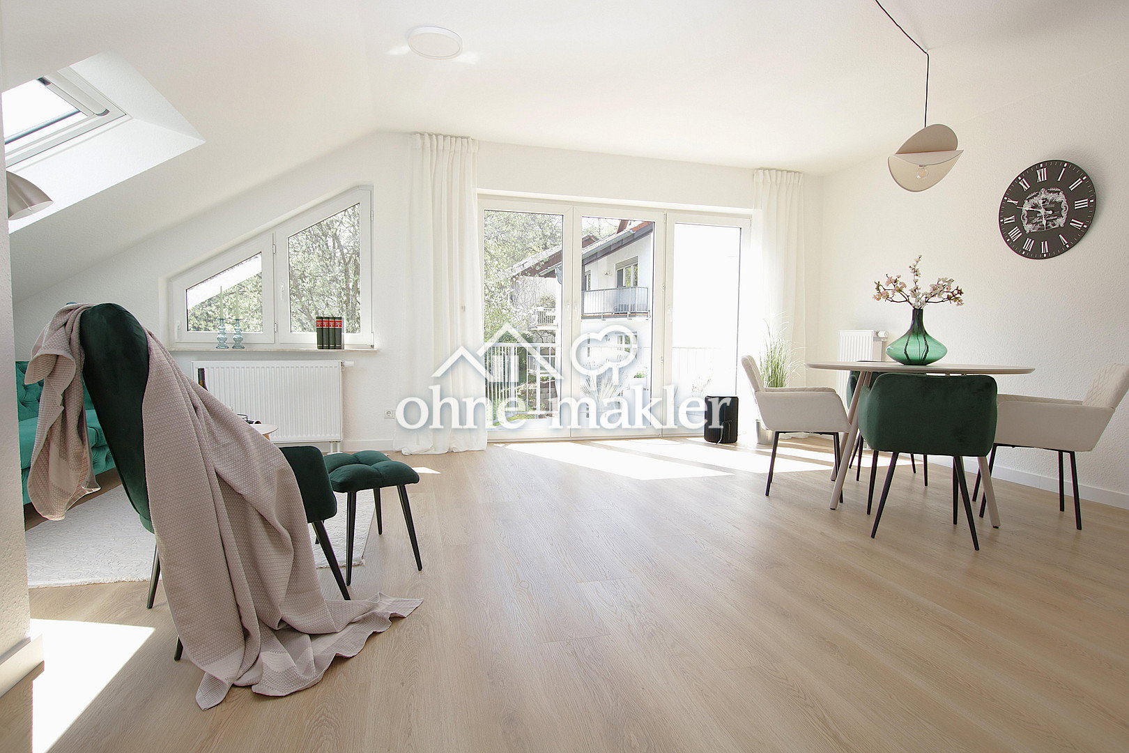 Frisch saniert – Dachgeschosswohnung am Feldrand, 35041 Marburg