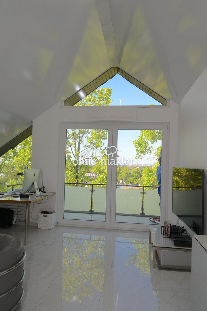 Dachgeschosswohnung mit atemberaubender Aussicht, 79111 Freiburg im Breisgau