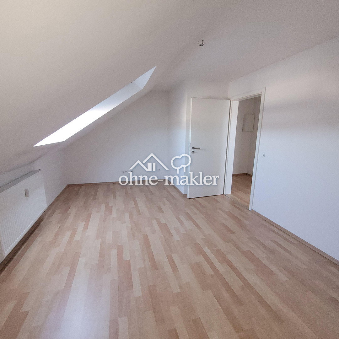 Dachgeschosswohnung mit großem Kellerraum, 51427 Bergisch Gladbach